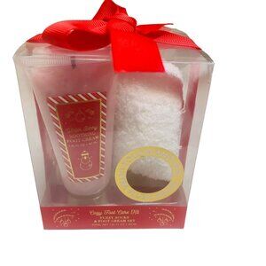 NEW! Ultra Plush Socks & Winter Berry Scented Foot Cream Set
